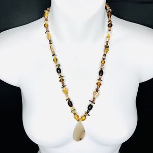 Vintage Art Glass Shell Quartz Wood Teardrop Pendant Necklace Amber Yellow 1393